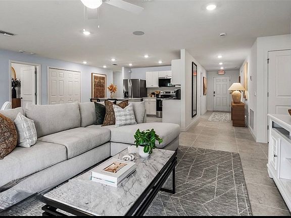 4th image of 8083 Sunrise Cir