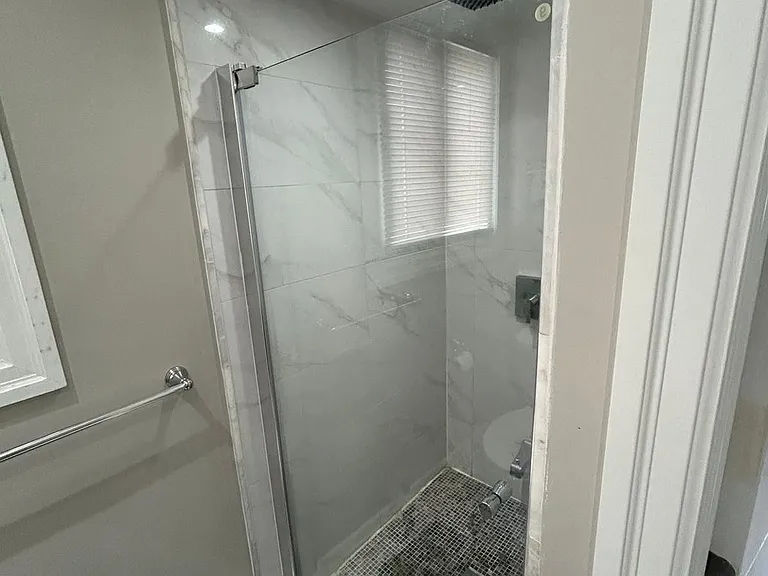 80 Raleigh Cres S — Photo 5