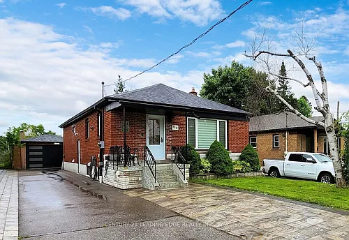 138 Budea Cres Photo 1