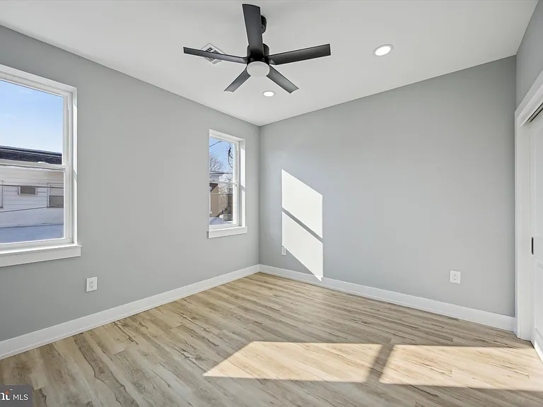 451 Fitzgerald St — Photo 14