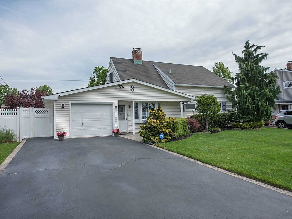 1st image of 135 Horn Ln