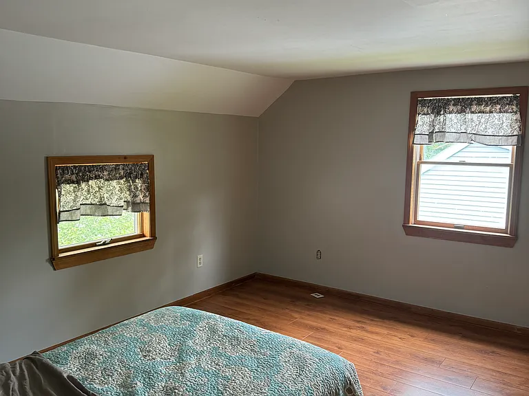 543 W Middle St — Photo 10