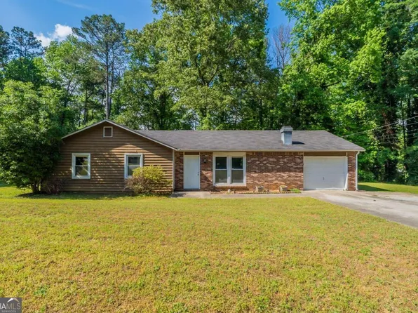 5326 Rocky Pine Dr, Lithonia, GA 30038