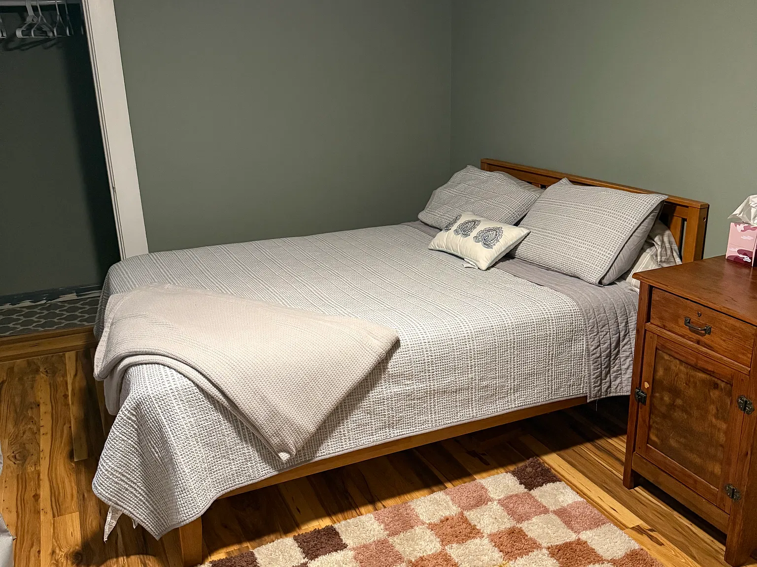 2 bed, 1000 sqft, $2,000 — Photo 2