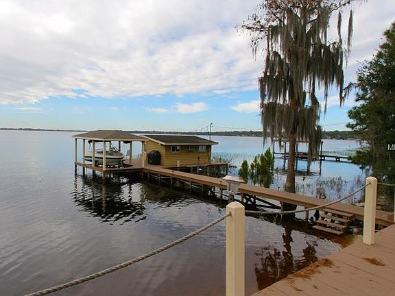 3rd image of 12924 Lakeshore Dr