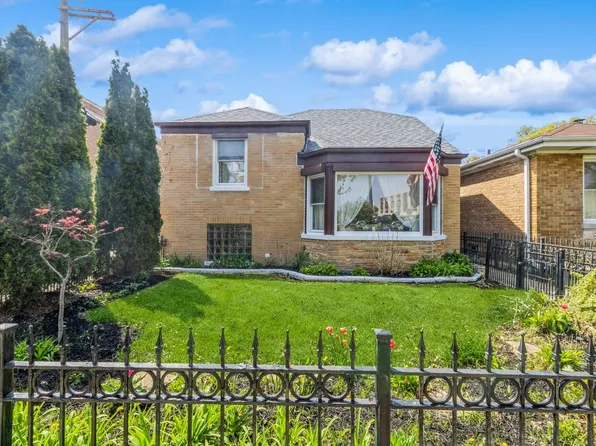 2815 W Pratt Blvd, Chicago, IL 60645