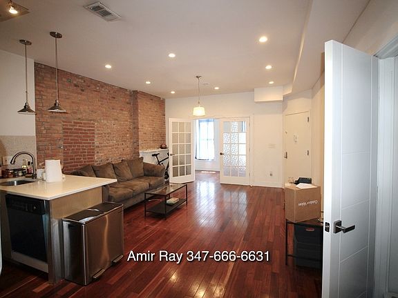 5th image of 243 Bainbridge St #2