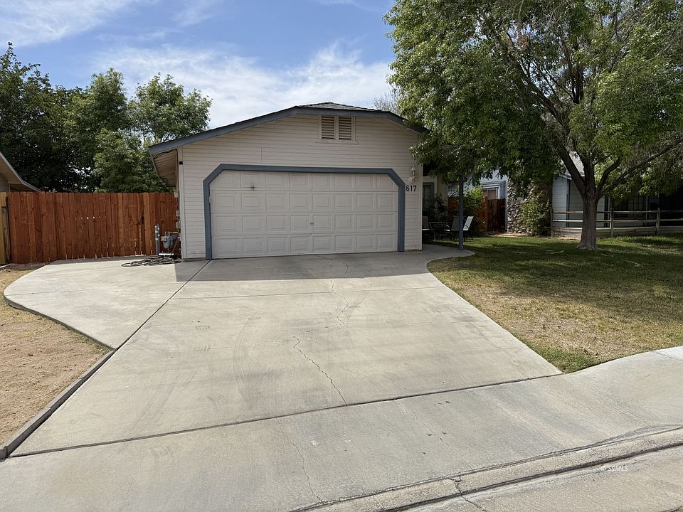 1st image of 617 Glen Ct
