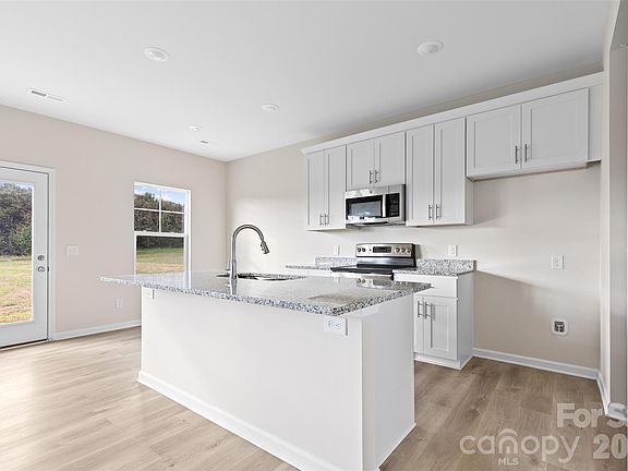 4th image of 132 Red Cedar Ln