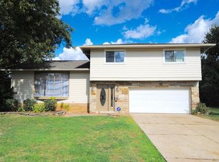 1253 N Skyline Dr, Seven Hills, OH