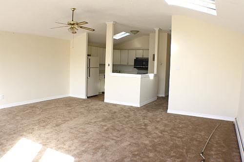 4th image of 1229 E 80th St #180