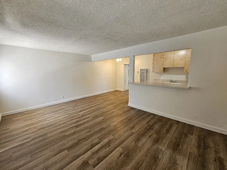 12522 Paramount Blvd #6 — Photo 17