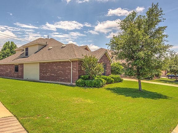2nd image of 2406 Galway Dr