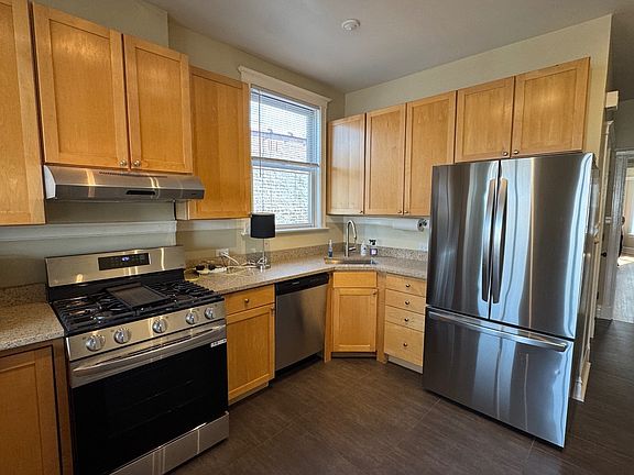 5th image of 1466 W Summerdale Ave #2