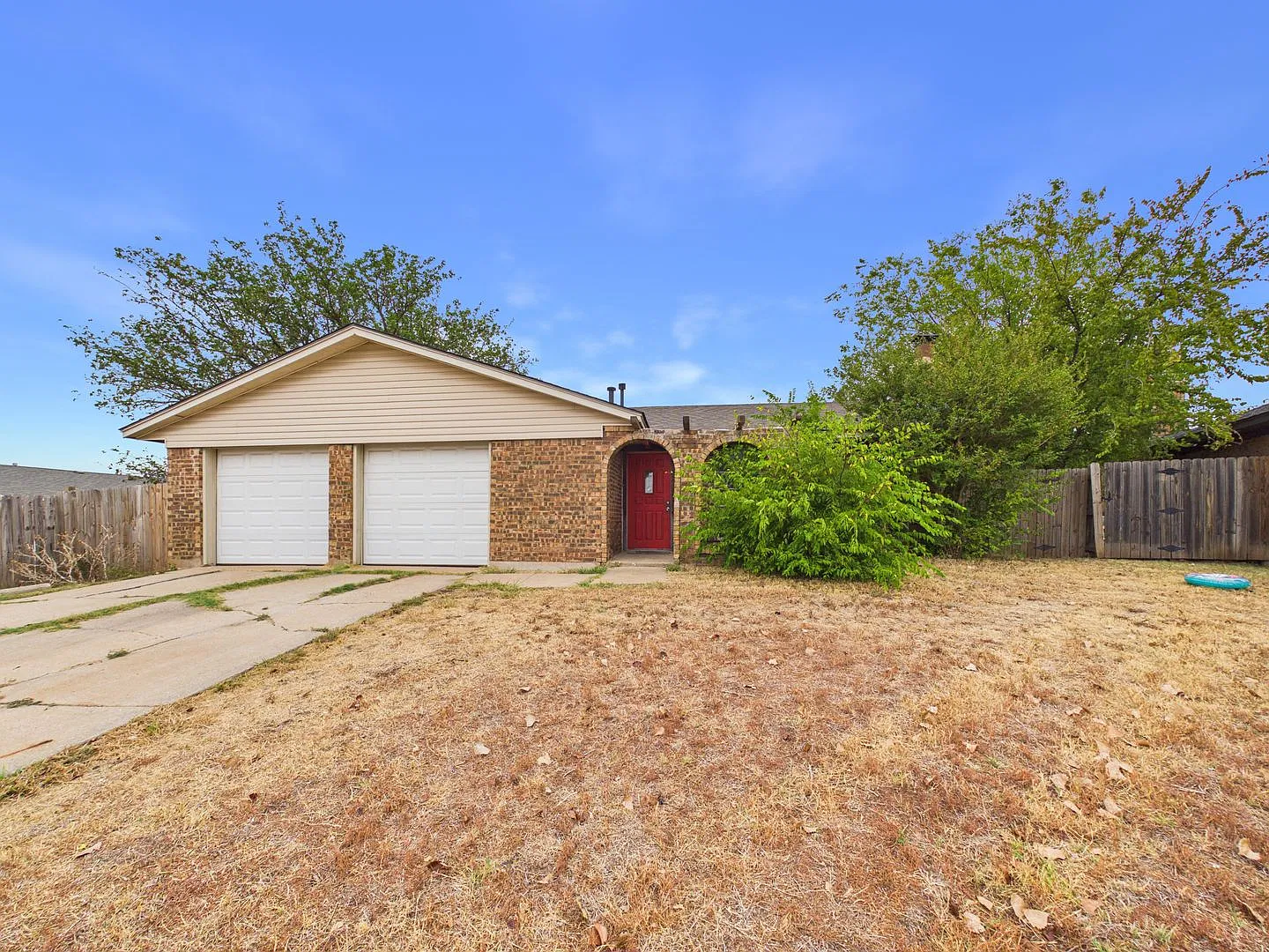 4604 SE Mieling Drive — Photo 1