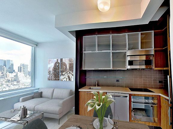3rd image of 610 W 42nd St APT N36j