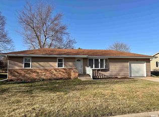 1218 Rebecca Ln, Macomb, IL 61455