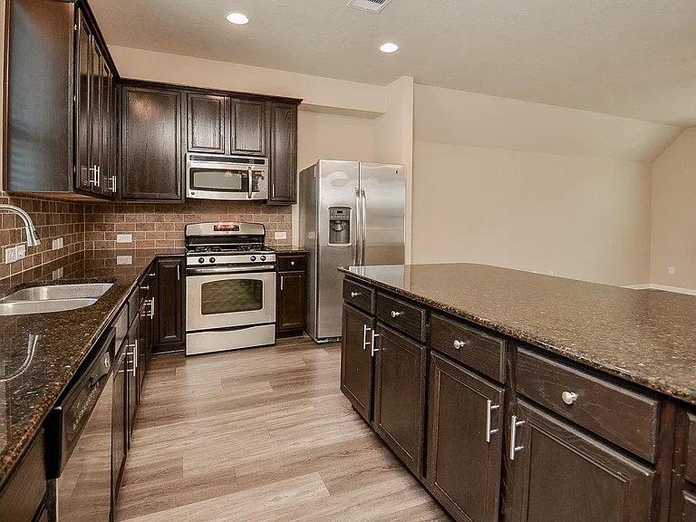 3307 Home Point Dr — Photo 12