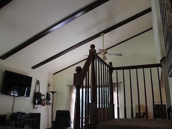 5th image of W242N6327 Oak Dr