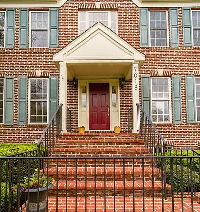 2nd image of 7018 Club House Cir
