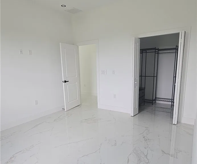 515 Croydon Ave S — Photo 11