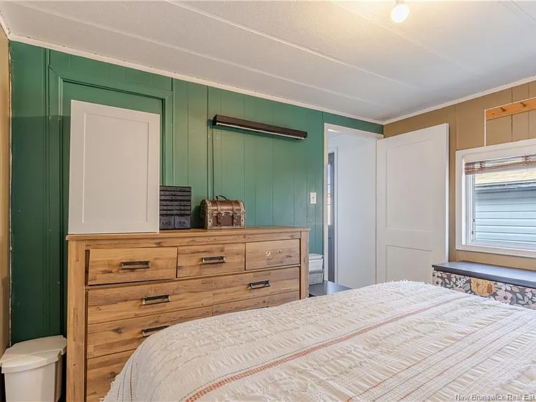 34 Elmdale Cres — Photo 14