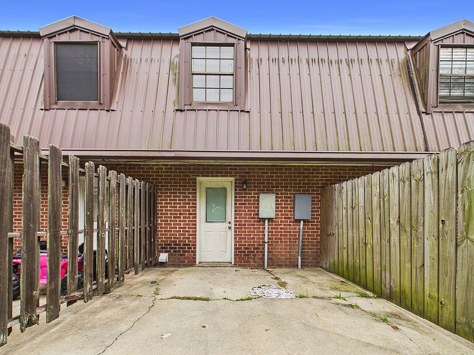 1st image of 104 Country Ln APT C