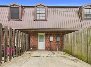 104 Country Ln APT C, Lafayette, LA 70508
