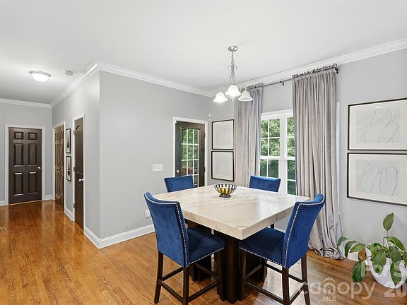 5th image of 4550 Chestwood Ct