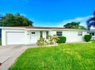 4557 W Alhambra Cir, Naples, FL 34103