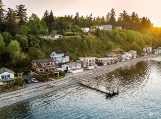 11003 Rolling Bay Walk NE, Bainbridge Island, WA 98110