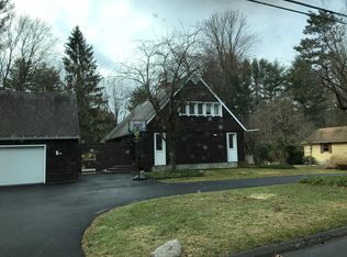 121 Plank Hill Rd, Simsbury, CT 06070