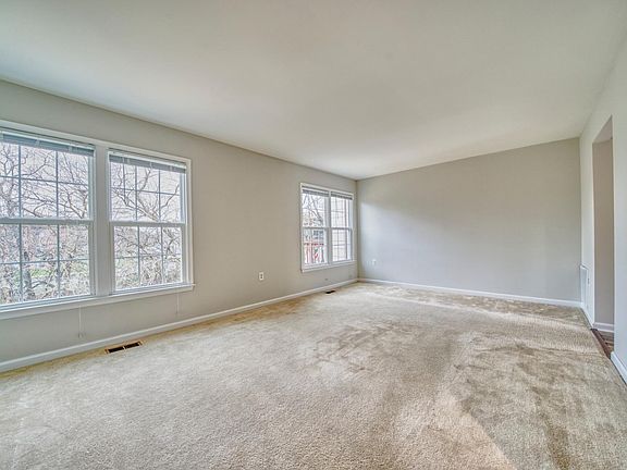 3rd image of 120 Lauren Ct
