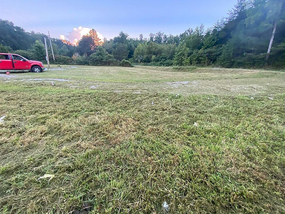 2nd image of 209 N State Highway 233