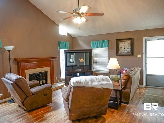 4th image of 254 Thrift St