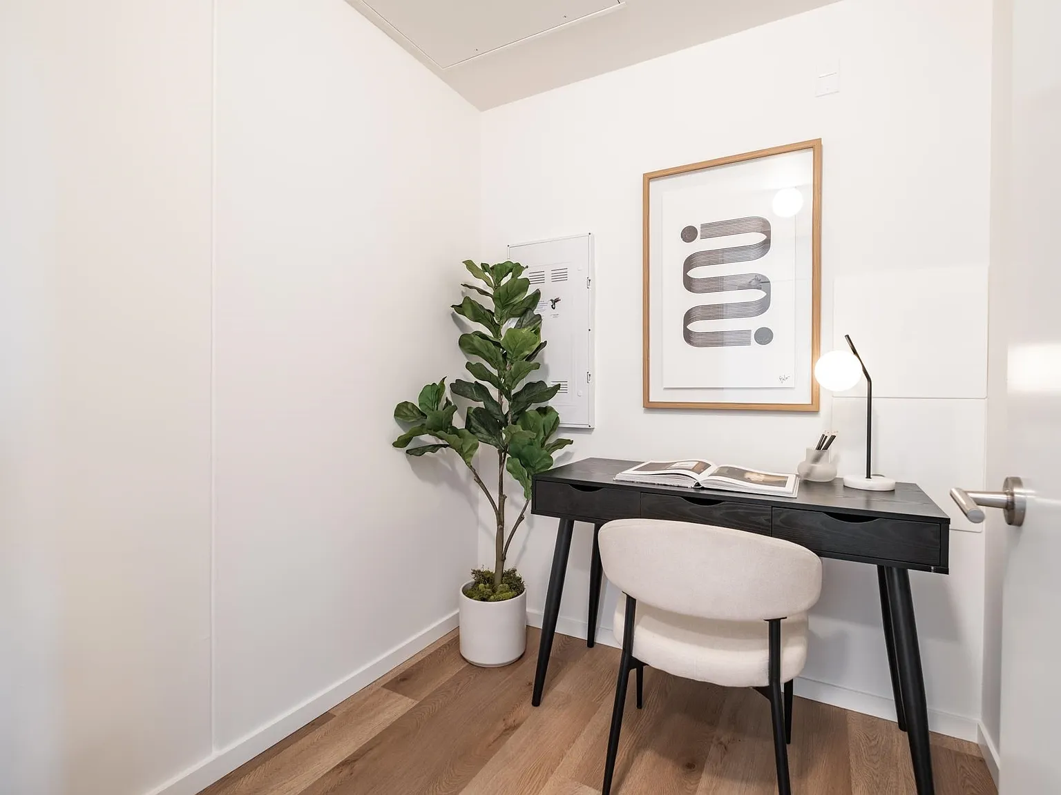 Studio, 400 sqft, $1,740 — Photo 4