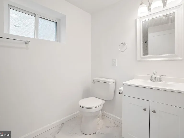2615 Otis St NE — Photo 22