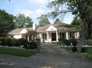 124 Trailswest Dr, Chesterfield, MO