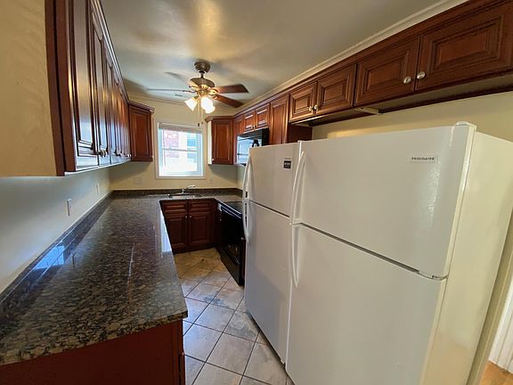 3rd image of 309 E Jefferson St APT 2