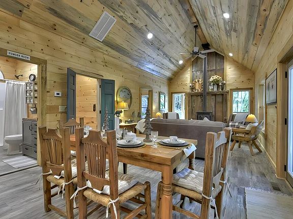 3rd image of 184 Rockhouse Rd