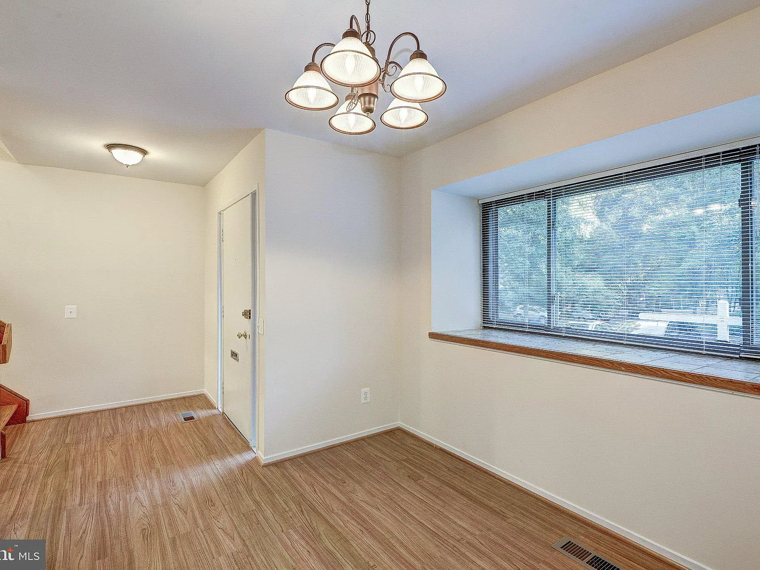 3 bed, 3.5 bath, 1680 sqft, $3,100 — Photo 4