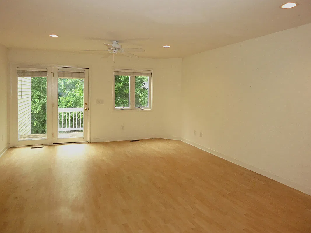 3 bed, 1400 sqft, $3,200 — Photo 3