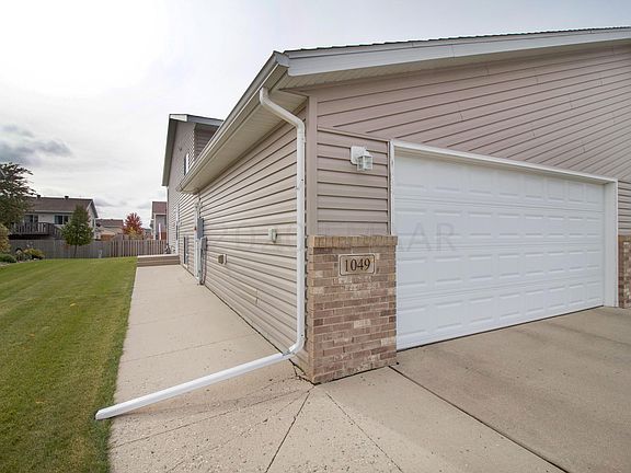 3rd image of 1049 41st Ave W