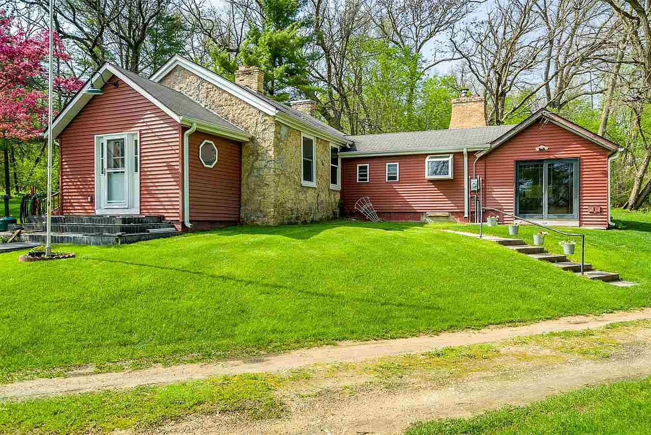 8228 Burr Oak Rd, Roscoe, IL 61073 Zillow
