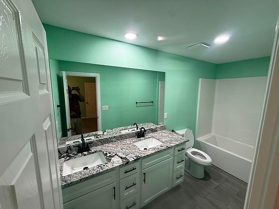 5th image of 798 Serenity Dr