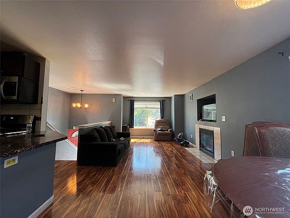 2nd image of 10453 1st Avenue SW