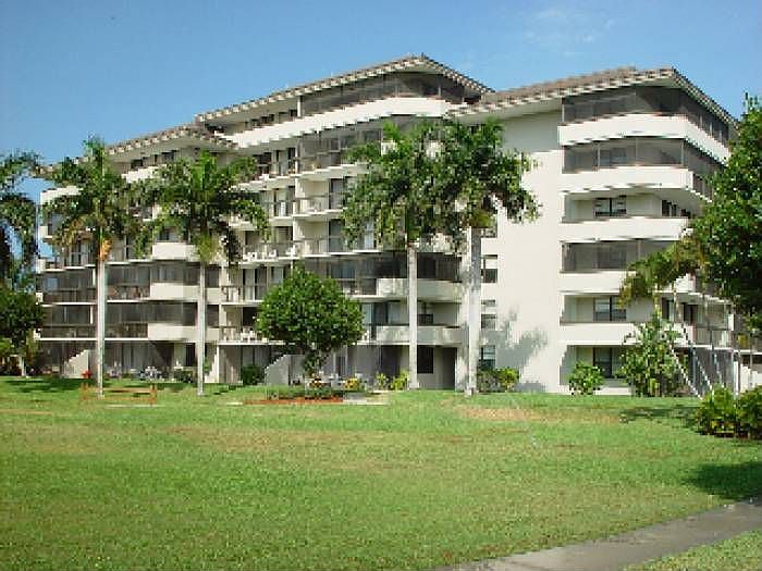 2nd image of 601 Seaview Ct #C-406