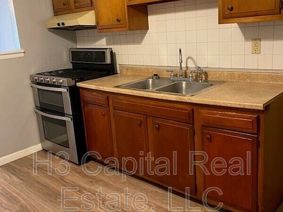 3rd image of 4076 Bruene Ave