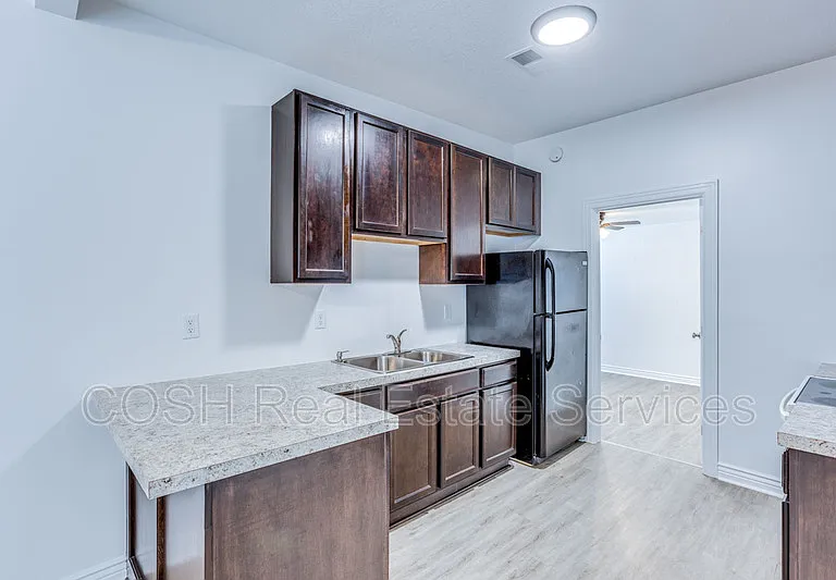1537 S Water St #4 — Photo 7