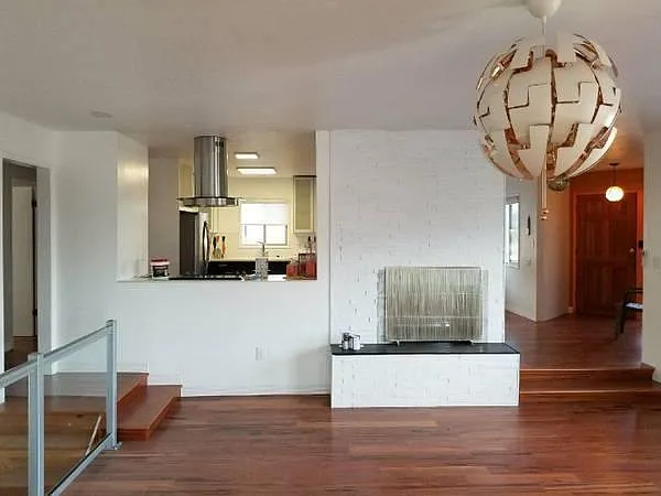 3 bed, 2100 sqft, $2,700 — Photo 2